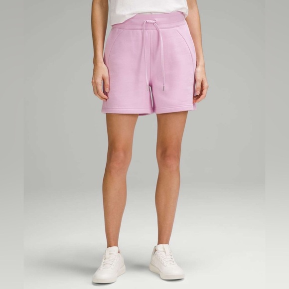 🆕 Lululemon Scuba High-Rise Short 5" in Vitapink Size 8 - Picture 1 of 8